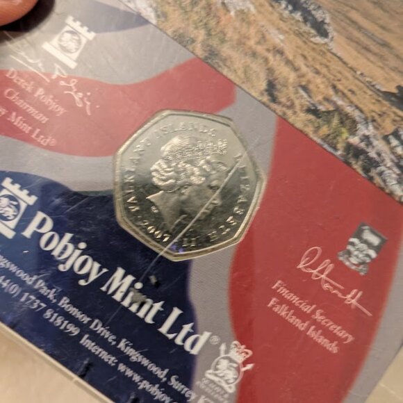 O1 2007 50 PENCE COIN 25th Anniversary of Liberation - Picture 2 of 3